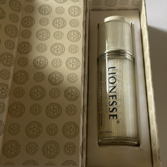 LIONESSE White Pearl Vitamin C Serum BRAND NEW in box UNUSED - Picture 2 of 8